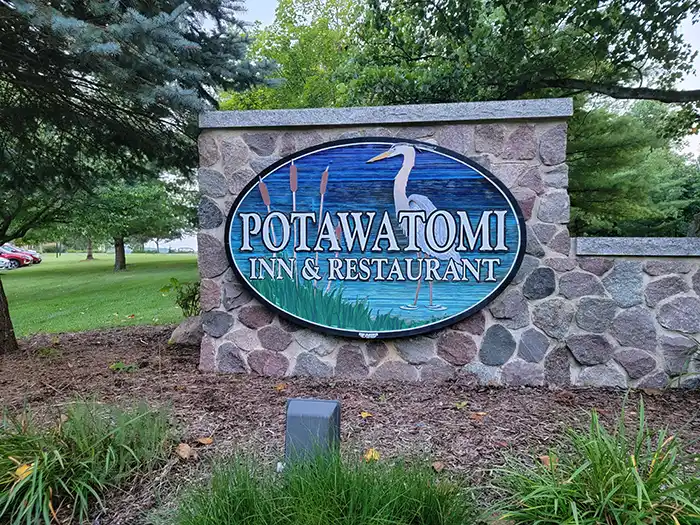 entrance of potawatomi inn